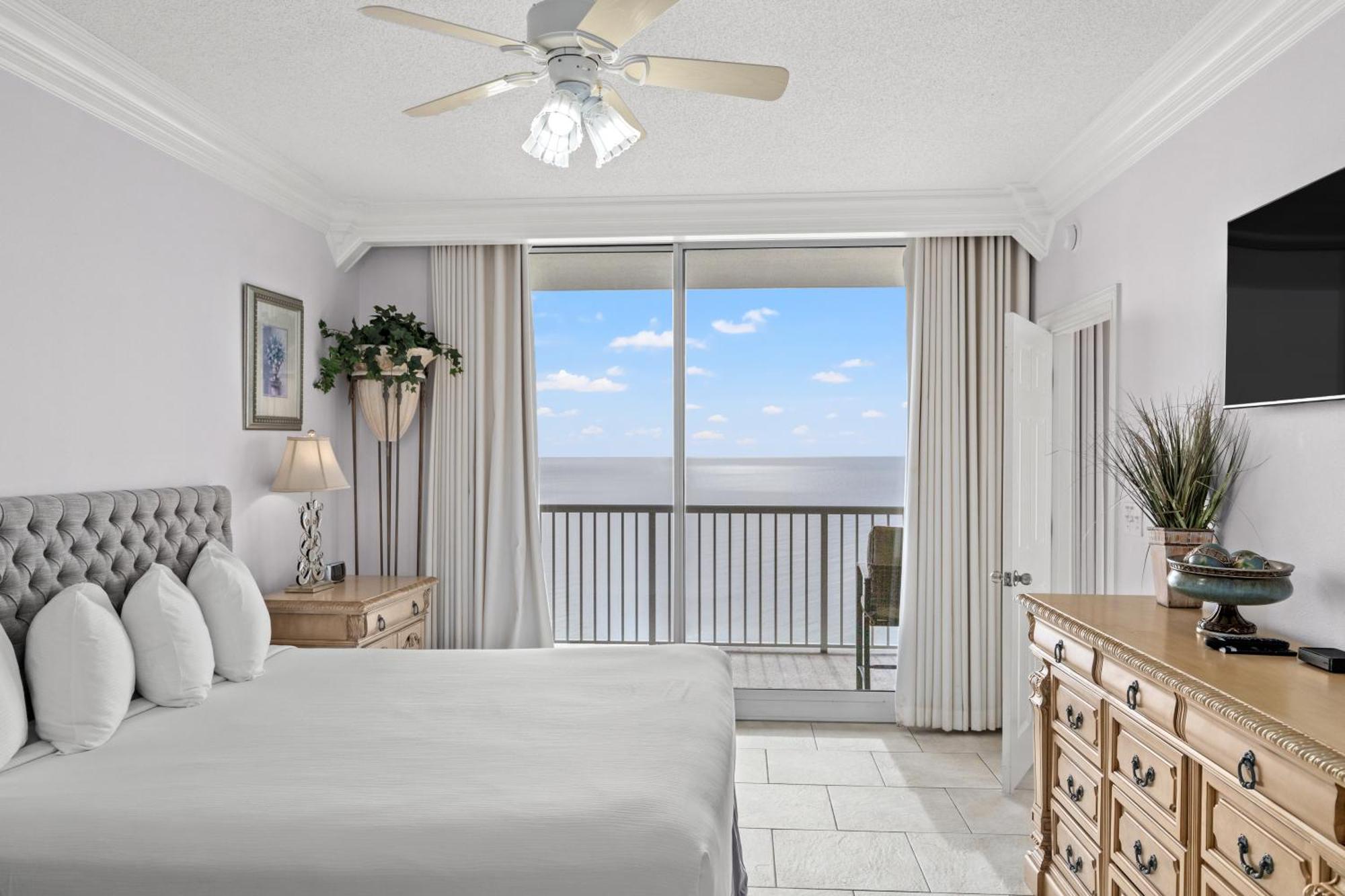 Official Majestic Beach Resort - Over 60 Units - All Ocean Front, Panama City Beach, Fl Værelse billede