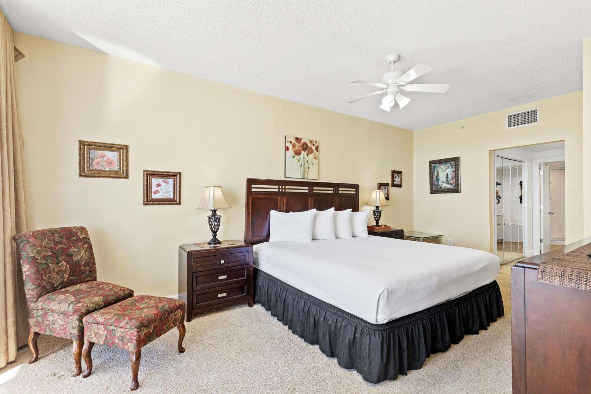 Official Majestic Beach Resort - Over 60 Units - All Ocean Front, Panama City Beach, Fl Eksteriør billede